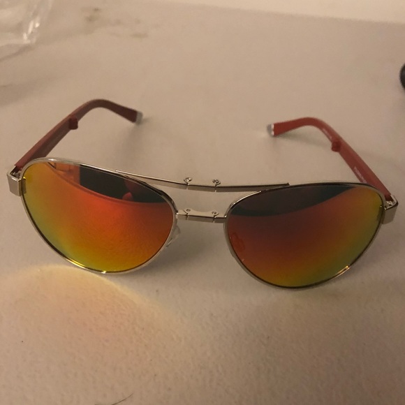 Accessories - Foldable Aviator Sunglasses. Unisex.